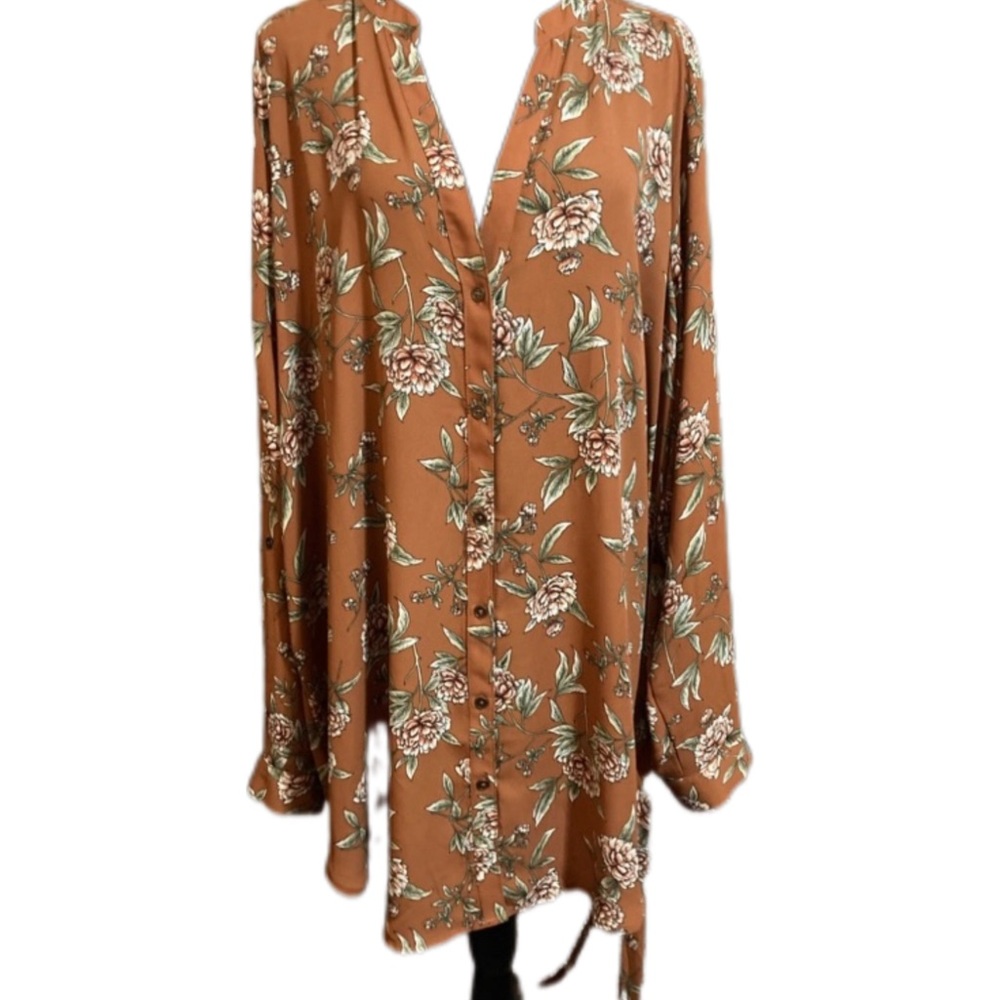 Woman’s blouse - Picture 2 of 4